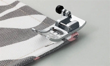 F053 / XC3875052 - Pied zigzag (avec bouton de nivelage) - Le Crochet de Nath - Garlin