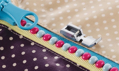 F079 / XG9145001 - Pied étroit pour fermeture à glissière - Le Crochet de Nath - Garlin